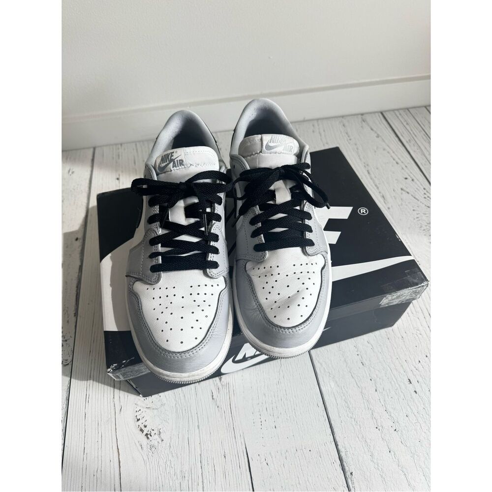 Air Jordan 1 Low OG - Wolf Grey and White - Picture 4 of 7